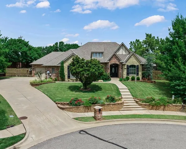 2901 Bracken Court
